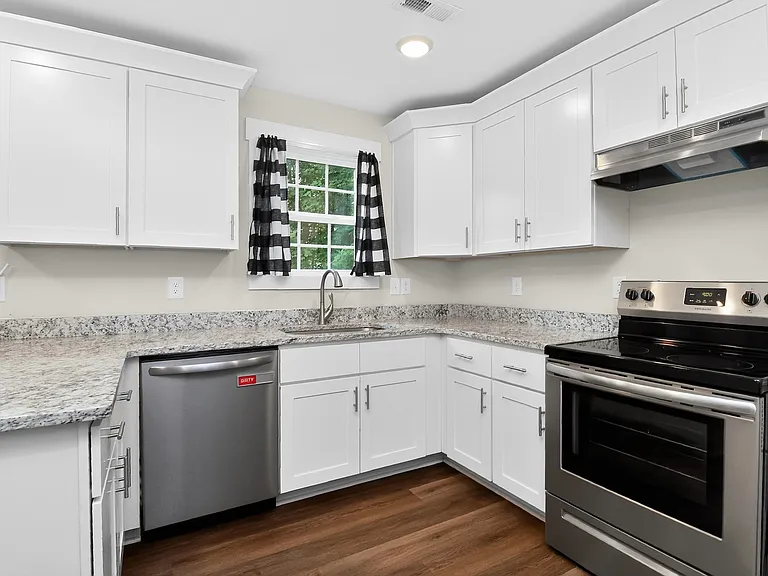 1007 Wilmouth St — Photo 14