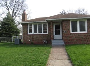 321 11th Pl, Camanche, IA 52730