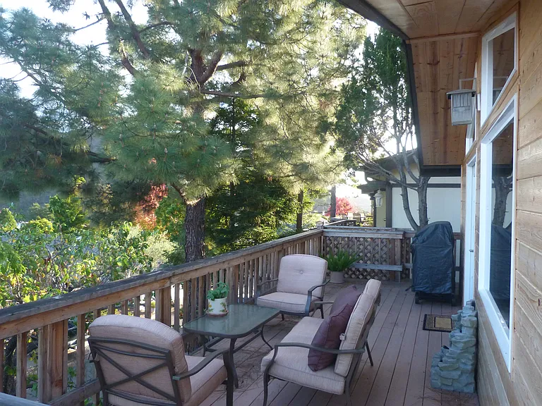 214 Meadow View Dr — Photo 16