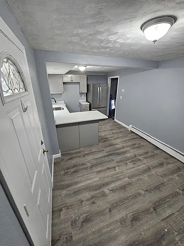 88 Vine St Photo 1