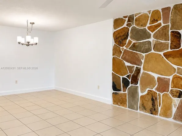 8405 NW 8th St, Miami, FL