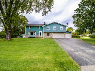 14560 Lilly Heights Dr, Brookfield, WI 53005