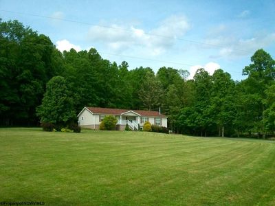 109 Brookside Ln, Philippi, WV, 26416