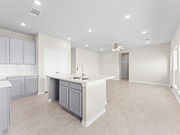 5th image of 1364 Mixander Way