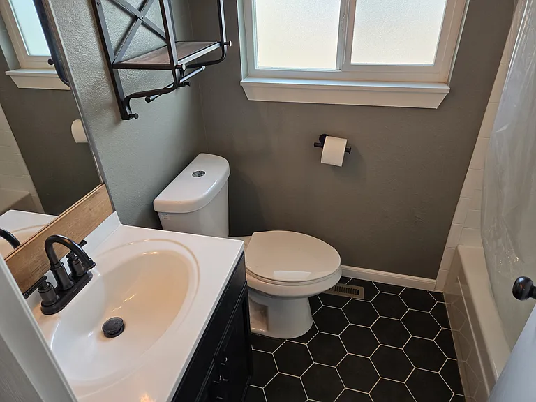 837 Hayden Dr — Photo 10