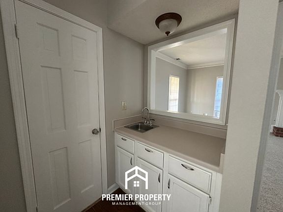 4th image of 8455 Timber Creek Dr