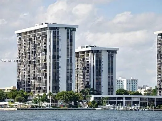 1901 Brickell Ave #B1007