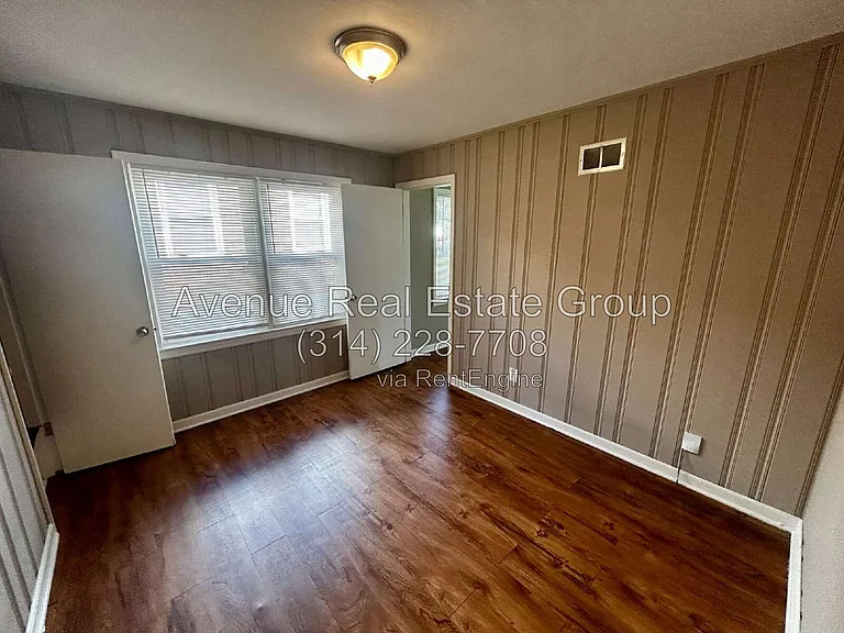 242 Emerling Dr — Photo 5