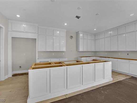 5th image of 4835 Blushing Dawn Ave