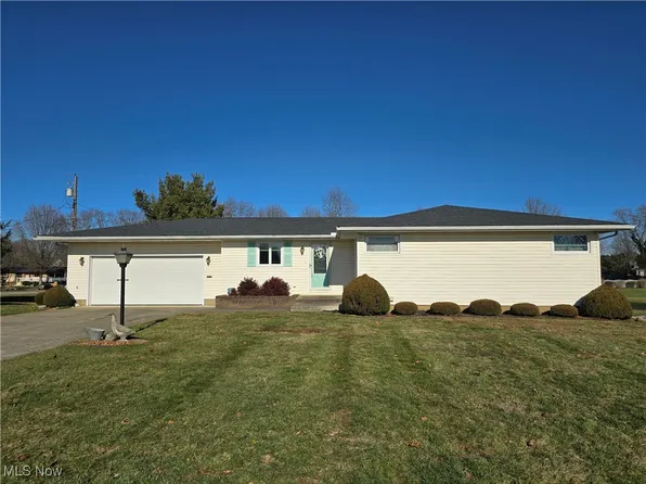 716 E 4th St, West Lafayette, OH 43845