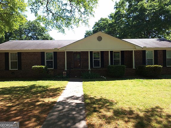 2nd image of 600 Parkwood Ln