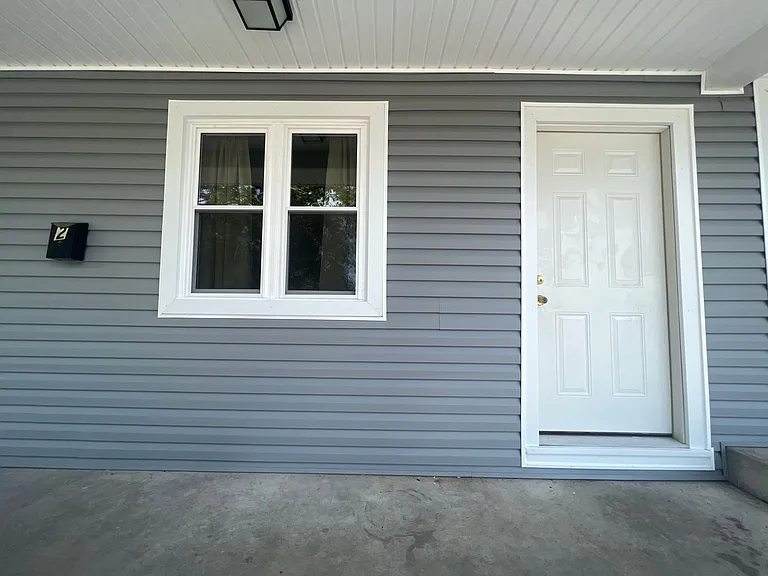 102 Saint Charles St — Photo 3
