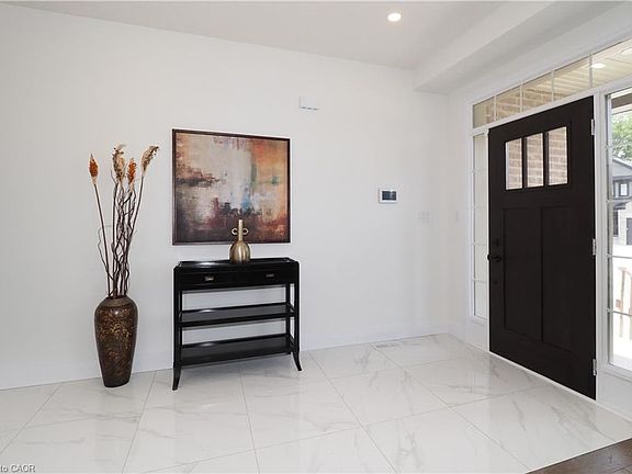 2nd image of 217 Jeffrey Pl