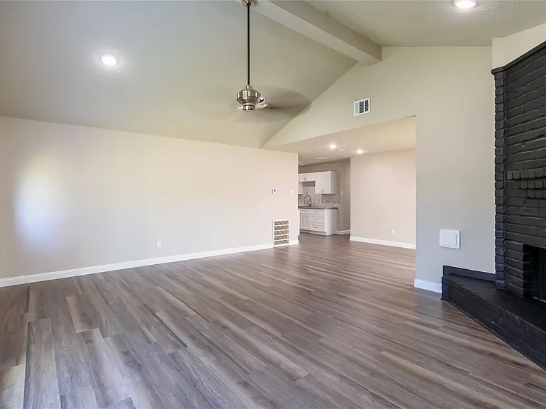 8703 Valley Ledge Dr — Photo 3