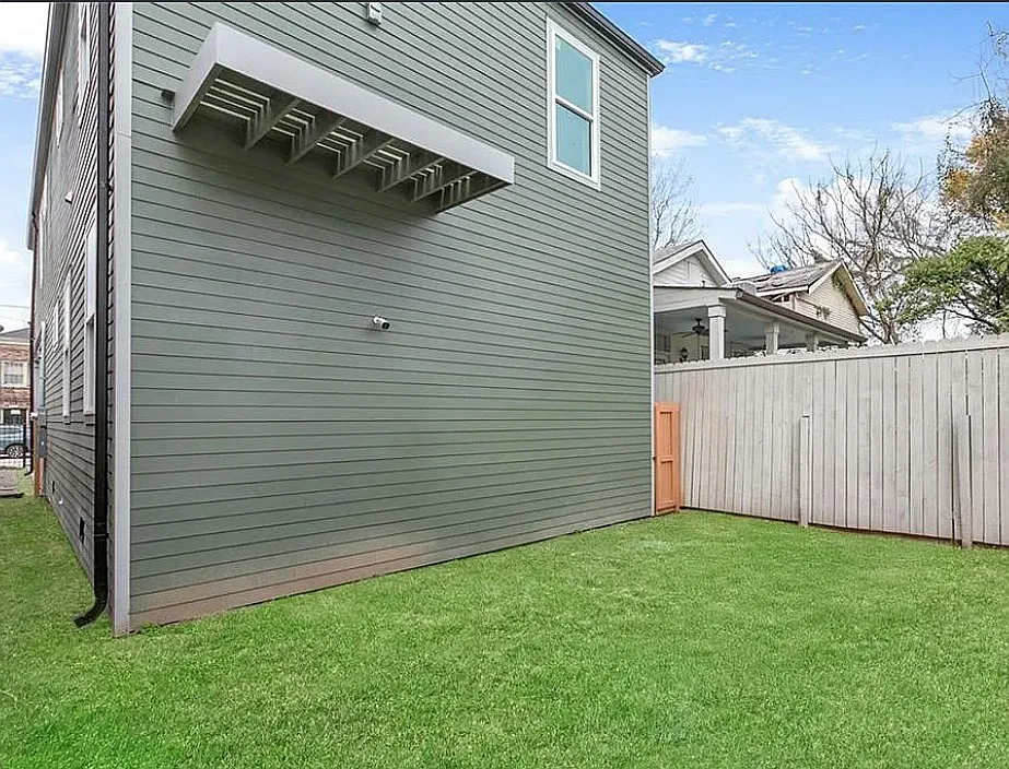 1 bed, 1.5 bath, 1300 sqft, $800 — Photo 2