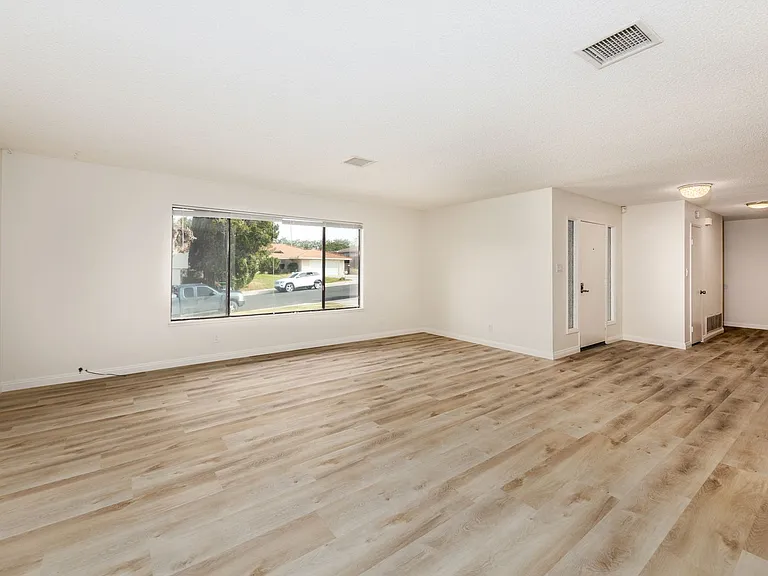 11608 Welebir St — Photo 5