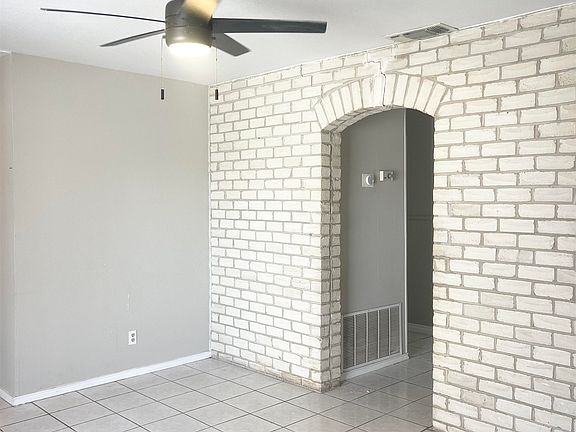 2nd image of 328 Ohio St