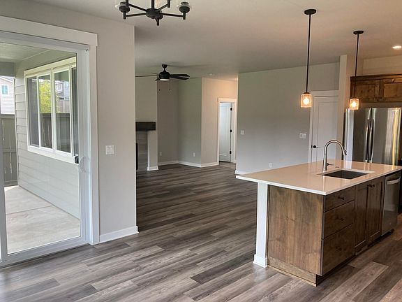 2nd image of 20760 SE Iron Horse Ln