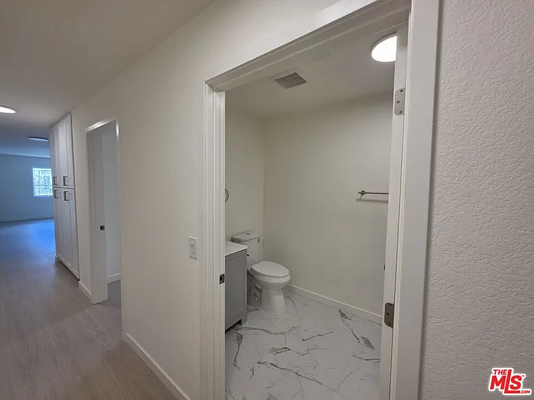 912 N Ridgewood Pl #2 — Photo 21