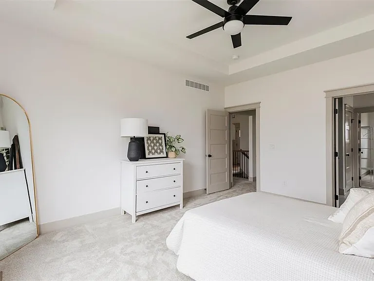 1410 NW Linda Ln — Photo 14