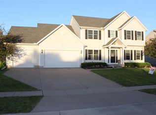 4825 Coventry Ct, Davenport, IA