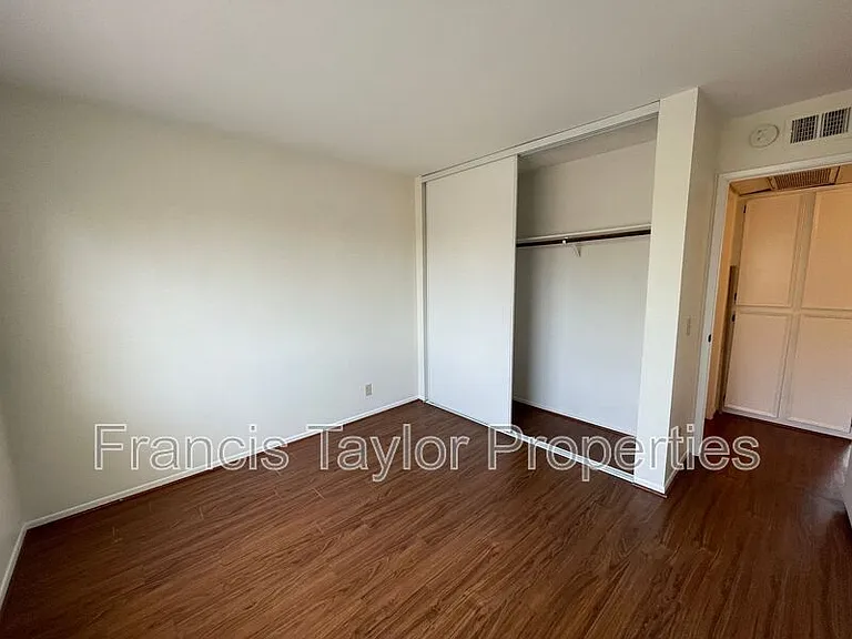 355 Idaho Ave #7 — Photo 8
