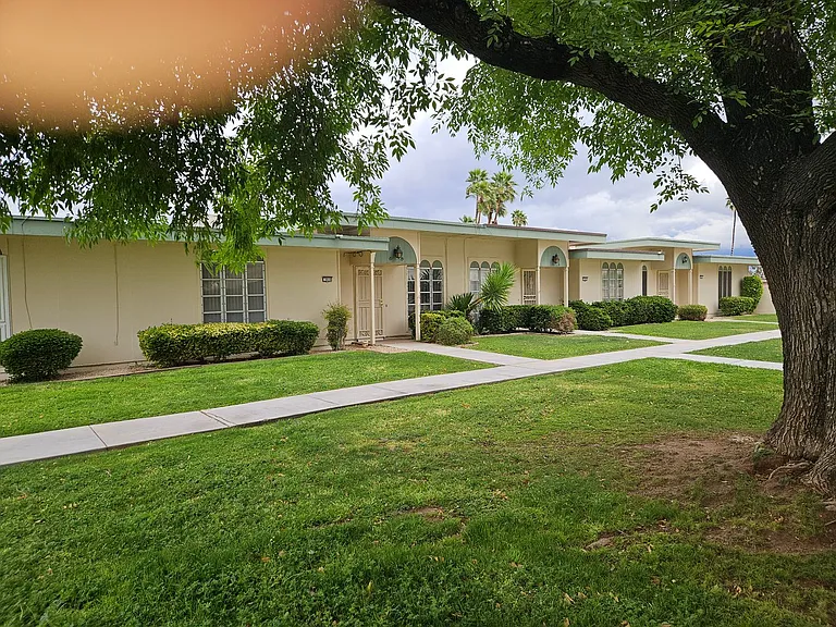 9916 W Lancaster Dr — Photo 2