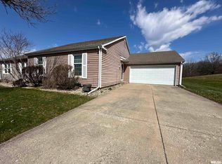 265 Arlington Dr, Macomb, IL 61455