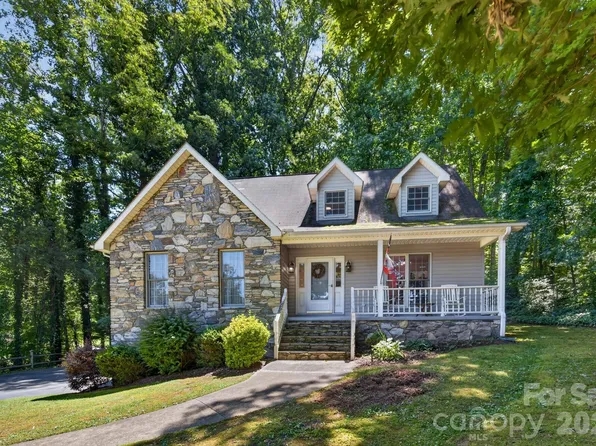163 Canaan Dr, Candler, NC 28715