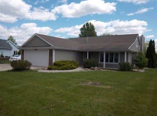 2631 Candlewick Dr, Fort Wayne, IN 46804