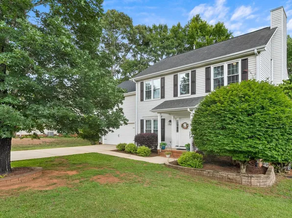 9 Summer Hill Rd, Simpsonville, SC 29681