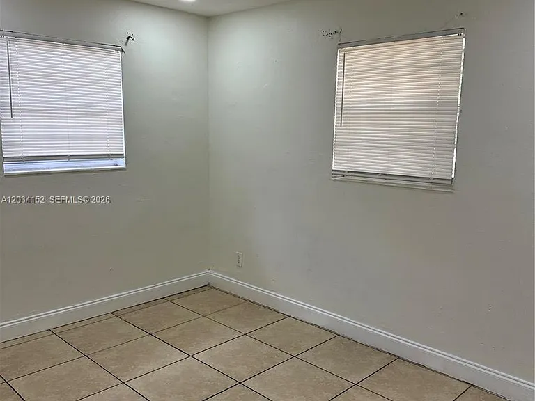4141 SW 32nd Dr — Photo 6