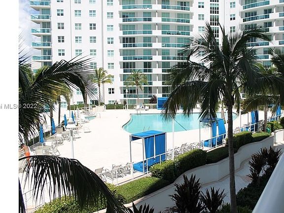 4th image of 7900 Harbor Island Dr APT 711