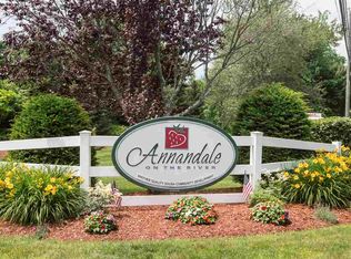 6 Jamesway Dr, Litchfield, NH 03052