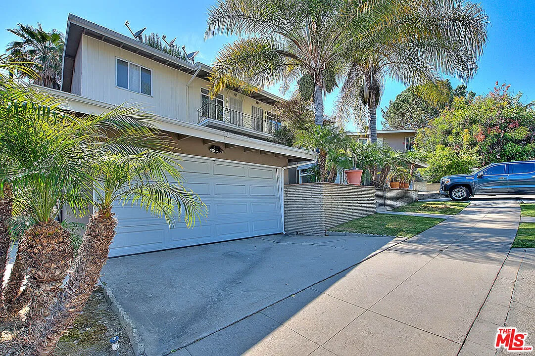 1 bed, 1.0 bath, 600 sqft, $2,300 — Photo 2