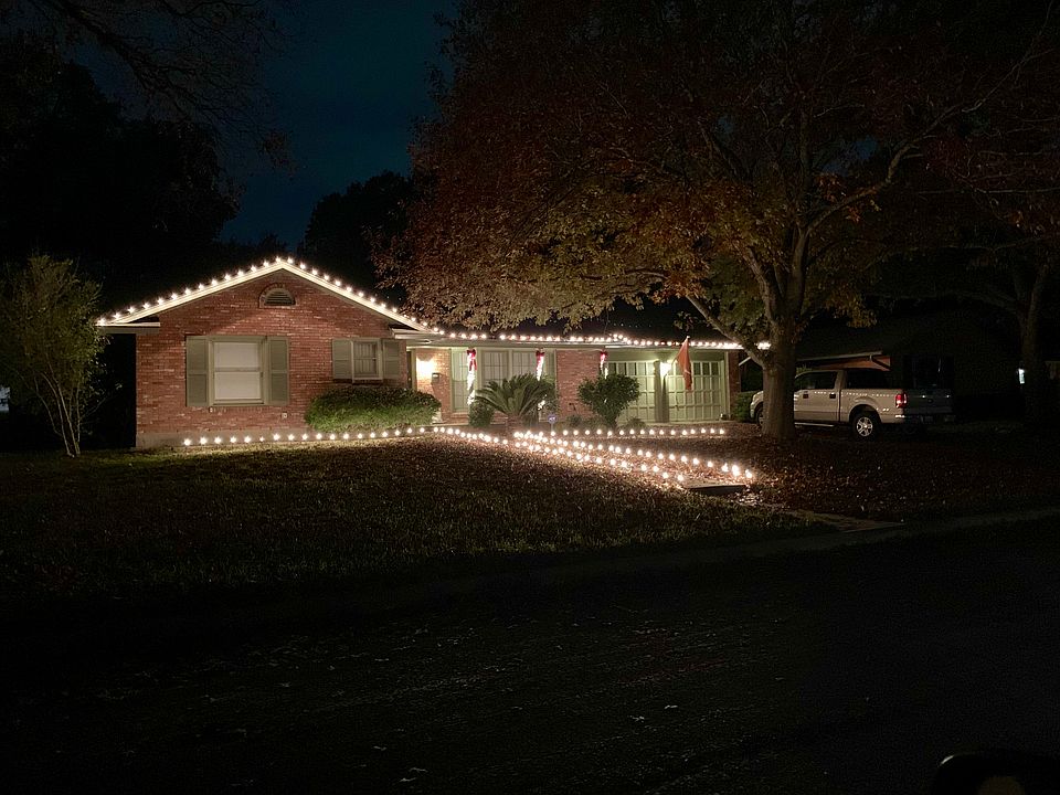 2nd image of 2918 Burnside Dr