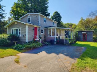 505 Bluff Rd, Newport, VT 05855