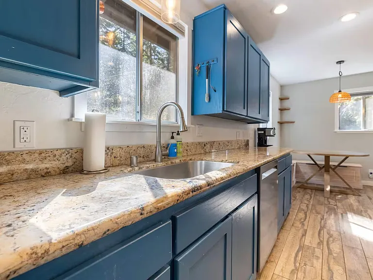 10990 Palisades Dr — Photo 25