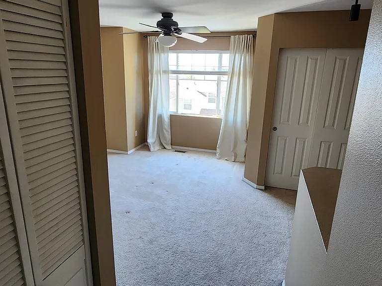entry to primary bedroom