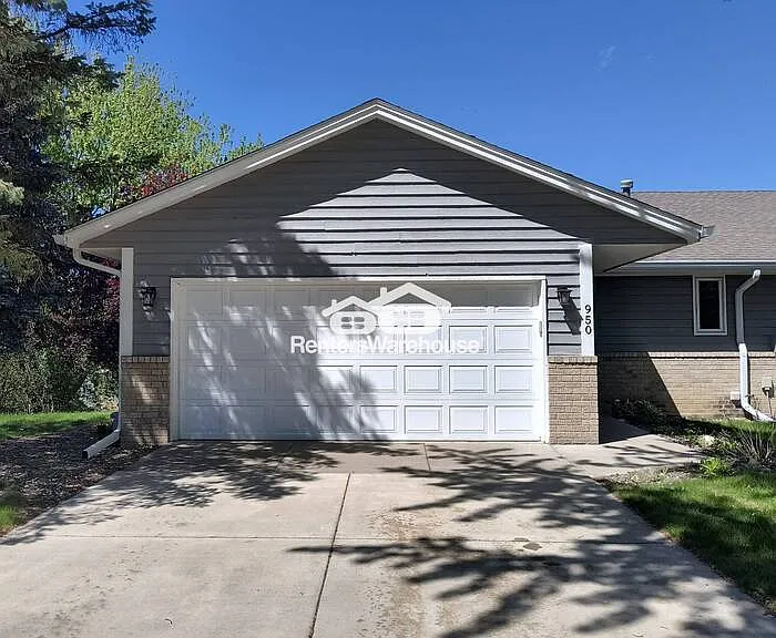 950 Butte Ct — Photo 1