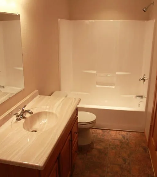 303 Stoner Ave NE — Photo 4