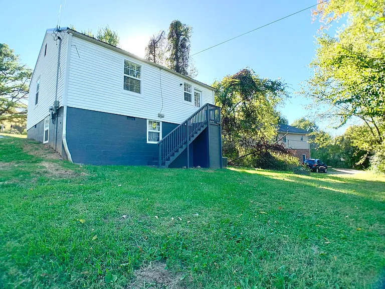 47 Maple St — Photo 15