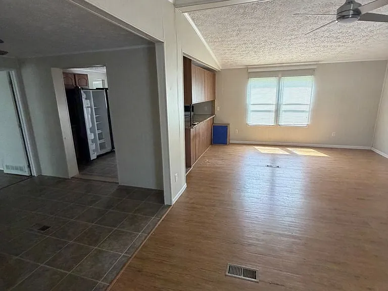 46 Oak Bend Dr — Photo 2