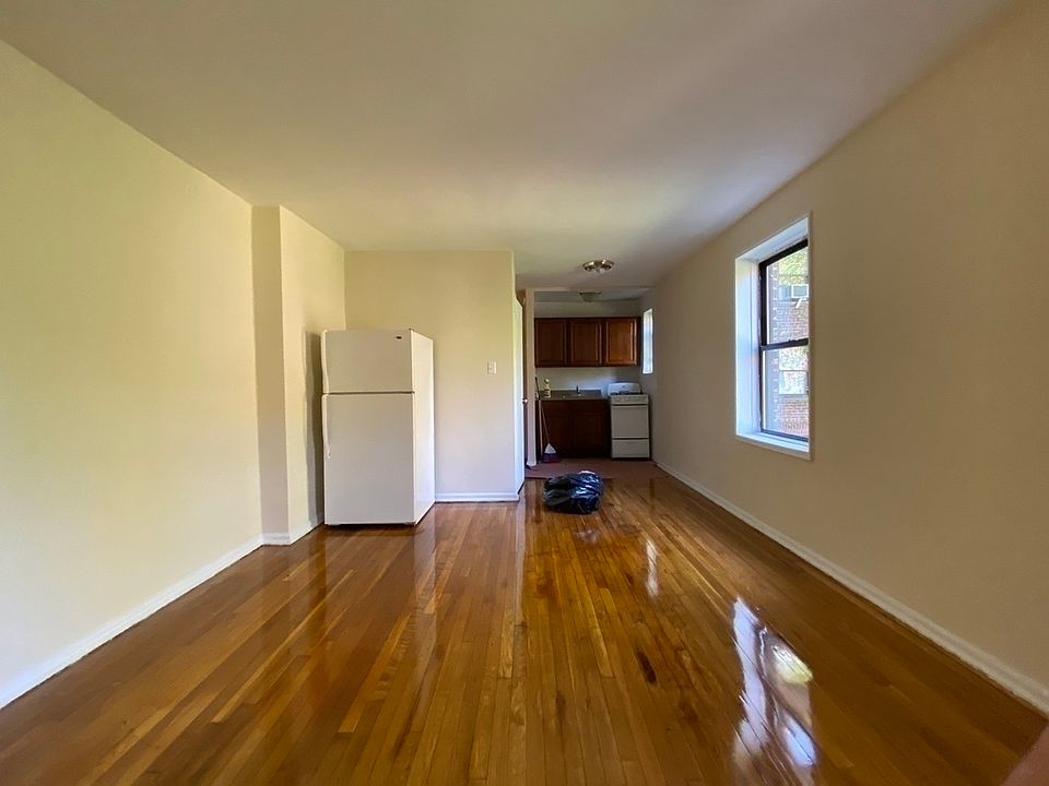 2nd image of 141-50 85th Rd #G