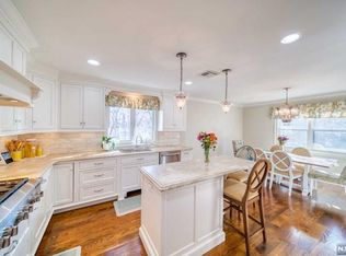 3 Old Tappan Rd, Old Tappan, NJ 07675