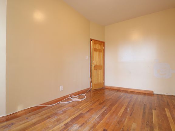 3rd image of 29 Vernon Ave #2A2A