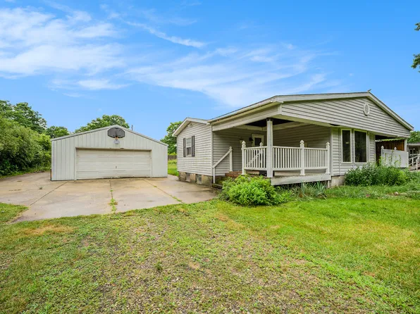 49427 29 1/2 St, Paw Paw, MI 49079