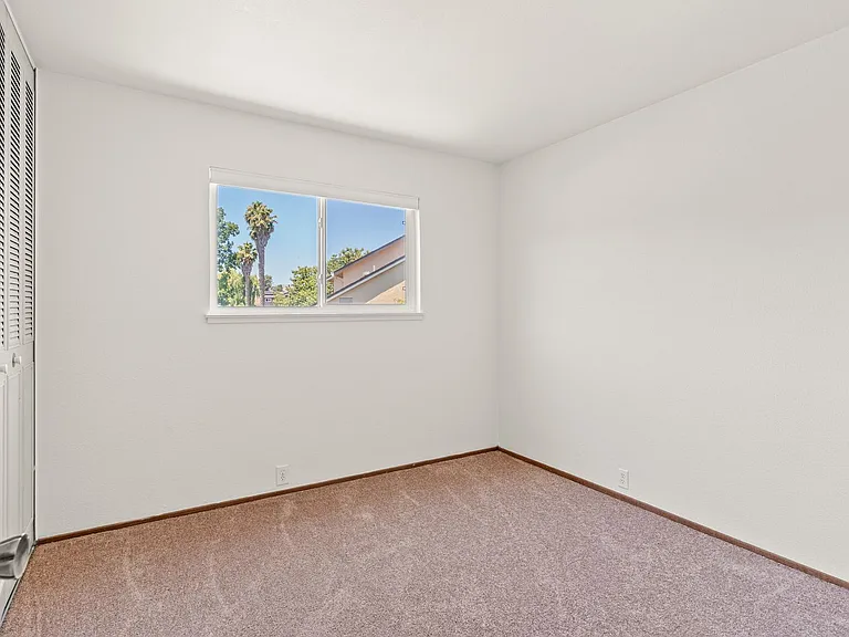 6923 Lassen St — Photo 24