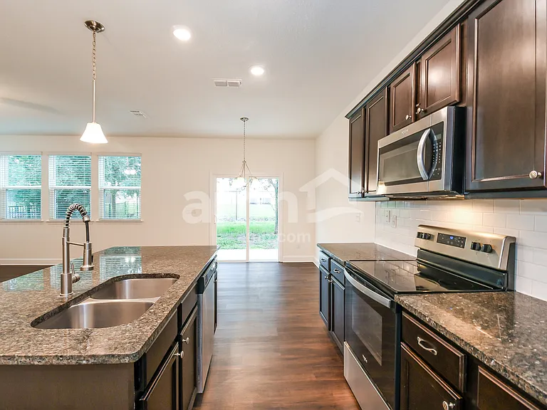 8559 Highfield Ave — Photo 6