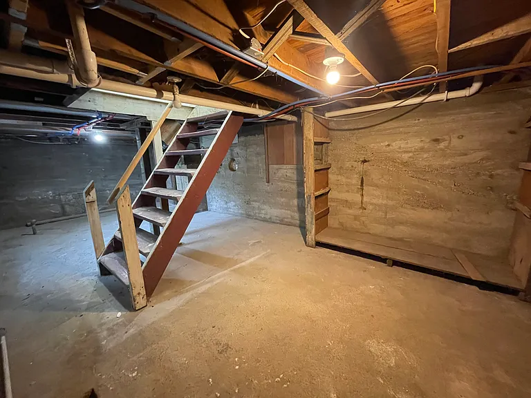 1323 Leonard St NE — Photo 22